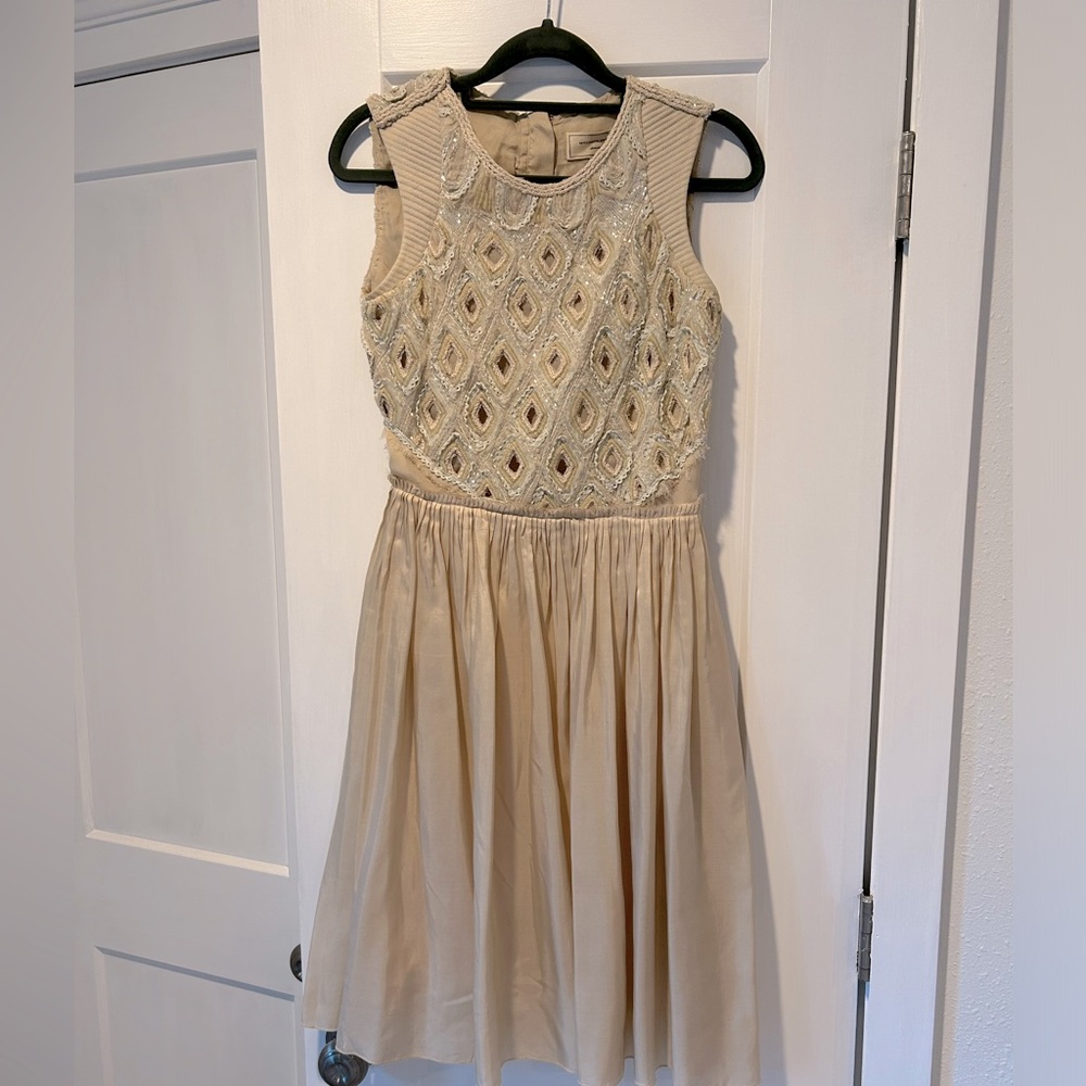 Beige silk dress. Anthropology. Size 0.